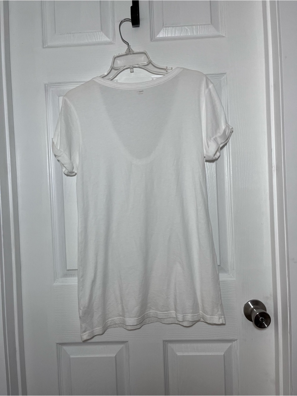 GAP 100% Cotton White Deep V-Neck Short Sleeve Tee - Picture 2 of 4